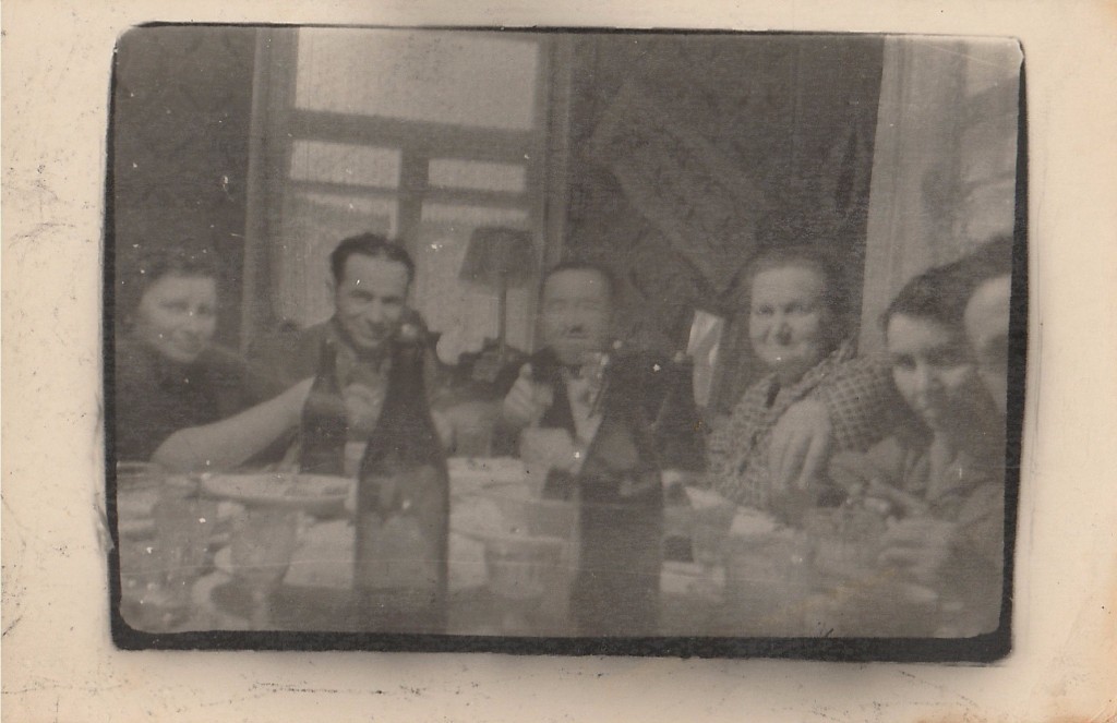 Family dinner, Gnesia, Leva, Joseph, Entsia, Raia